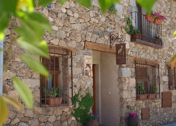 Casa Rural El Mirador De La Cigueena - En La Sierra A 10 Min De Segovia Κατάλυμα σε φάρμα